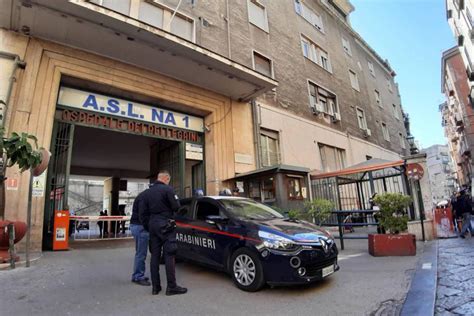 rapina rolex expert video|IL VIDEO DEI RAPINA ROLEX Napoli, Quartieri Spagnoli: Turisti .